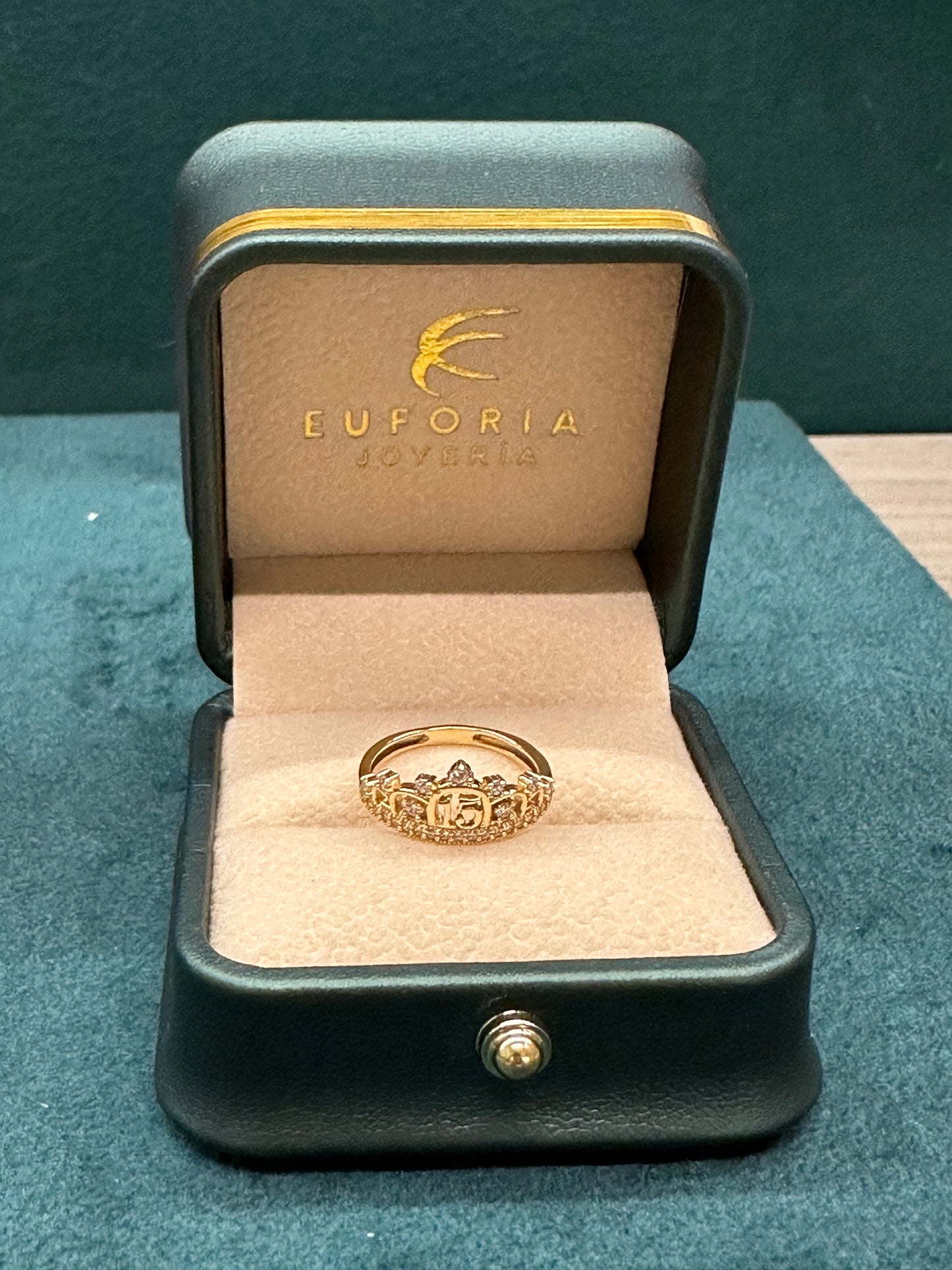 Anillo 15 años / Oro nacional- talla 5 / 2.1 Gr