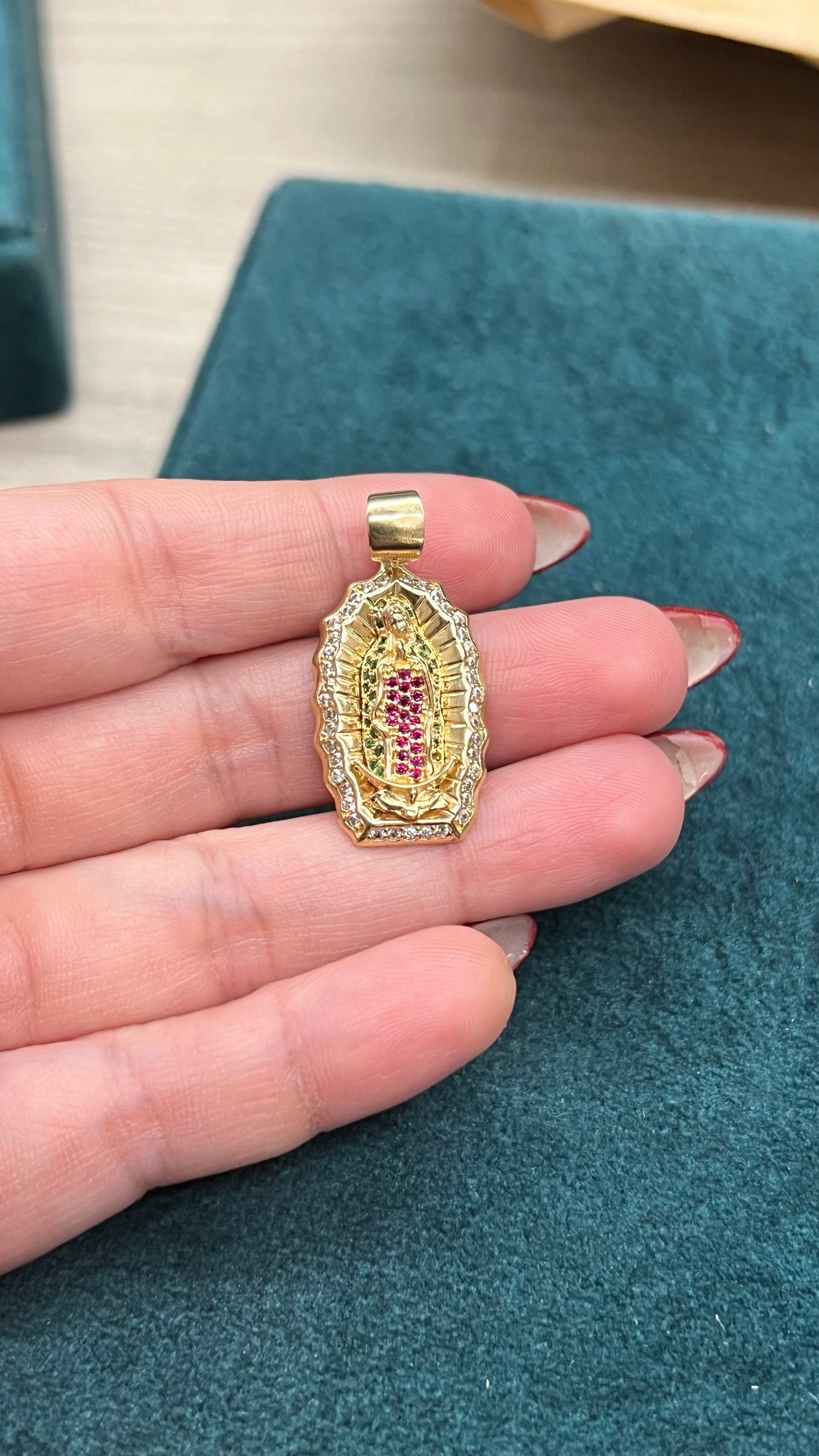 Dije Virgen Guadalupe - Oro nacional / 5.2 gr