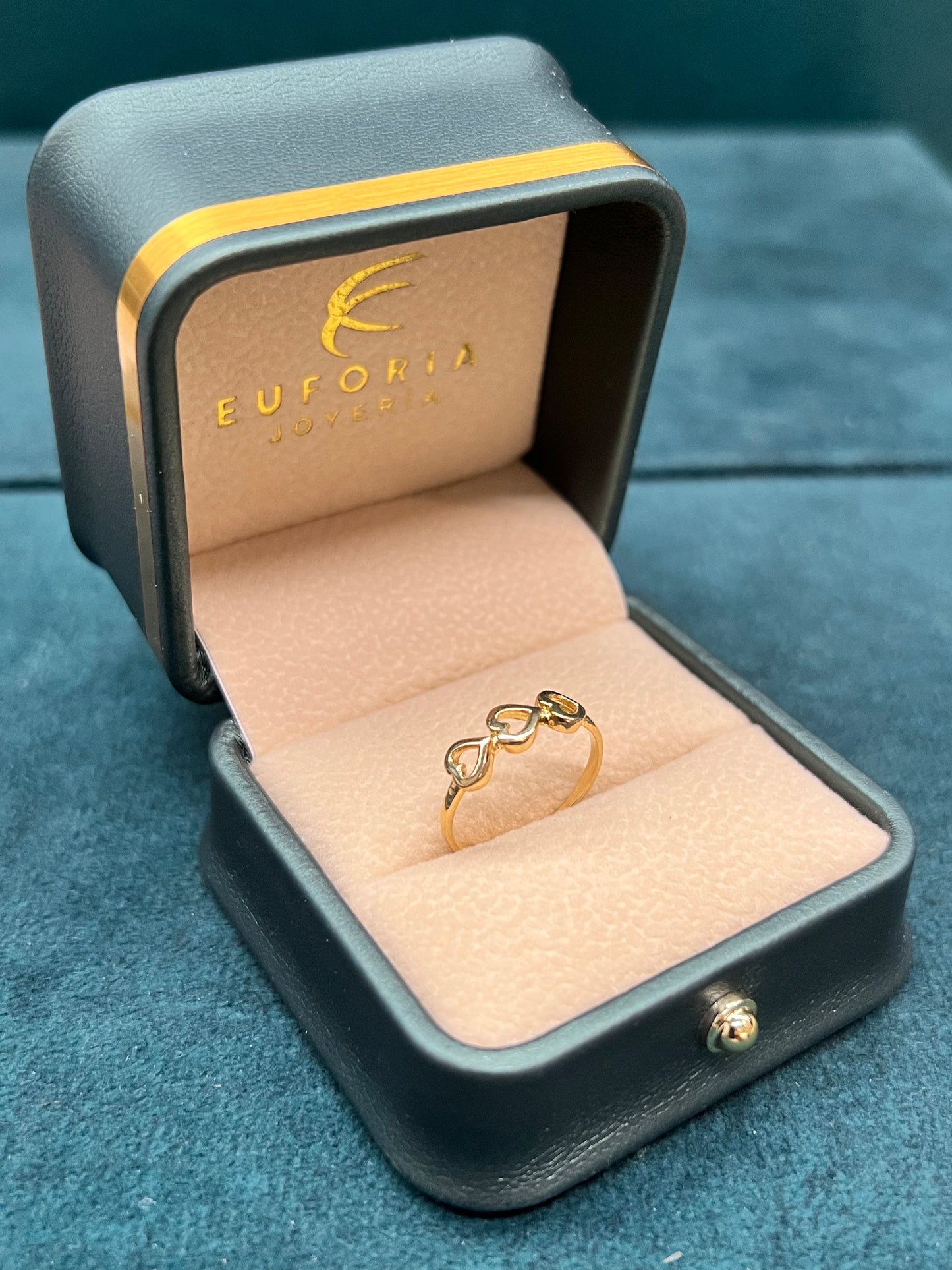 Anillo de dama TRES corazones / 1.4 GR / Oro nacional