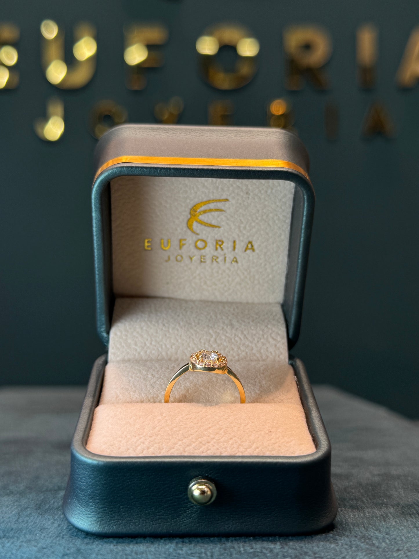 Anillo solitario circones / ORO NACIONAL