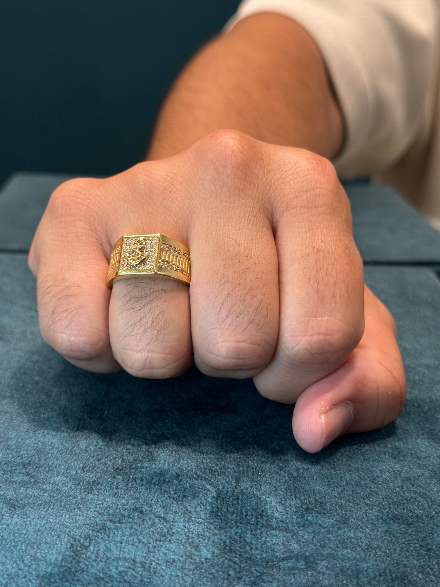 anillo hombre ancla oro amarillos / talla 11 / 9.7gr