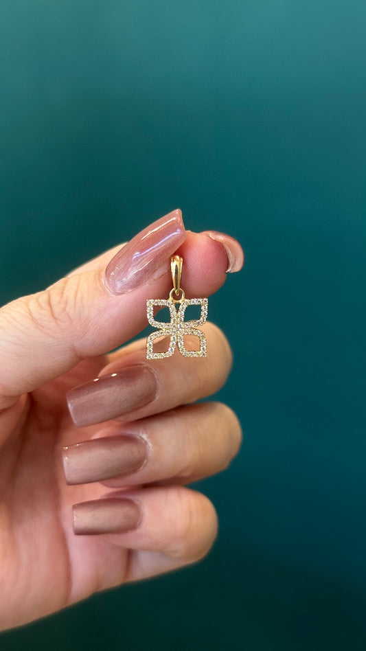 Dije de trébol circones blancos - Oro nacional / 1.2 gr