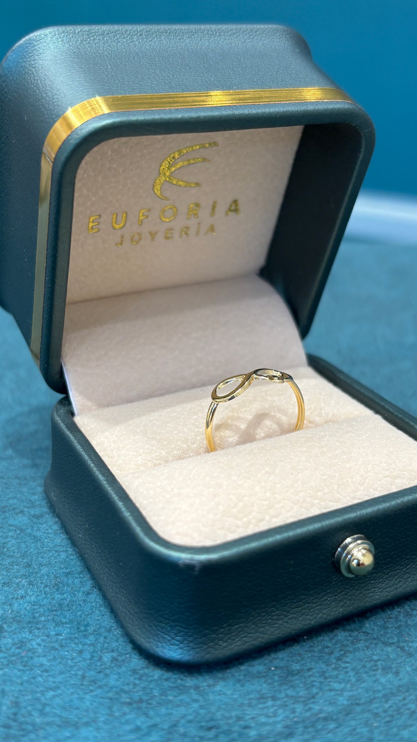 Anillo infinito liso - Oro nacional / talla 5 ¼ - 0.6 gr