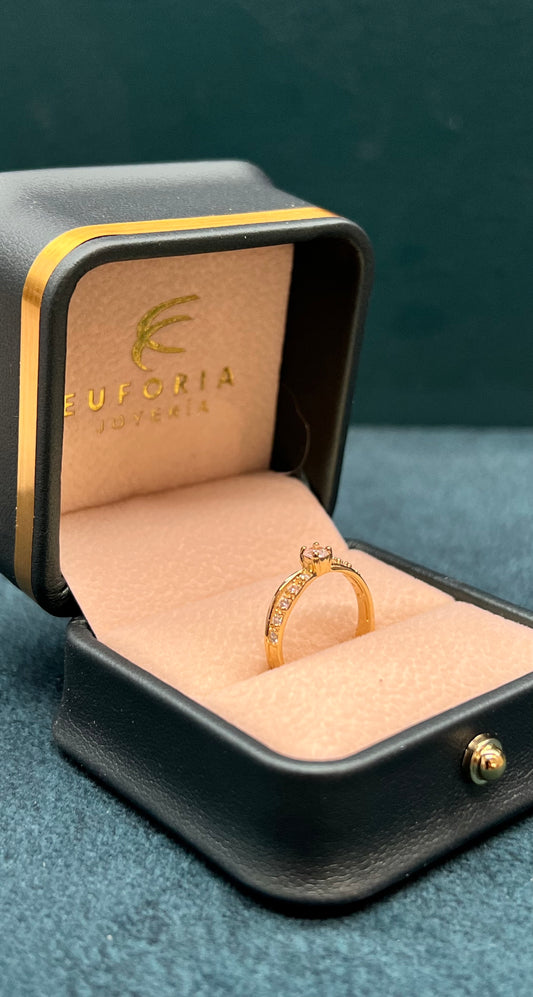 Anillo solitario de dama - Oro nacional  / 1.9 Gr talla 5