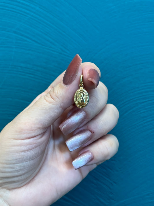 Dije Virgen de coromoto -Oro nacional / 0.7 gr