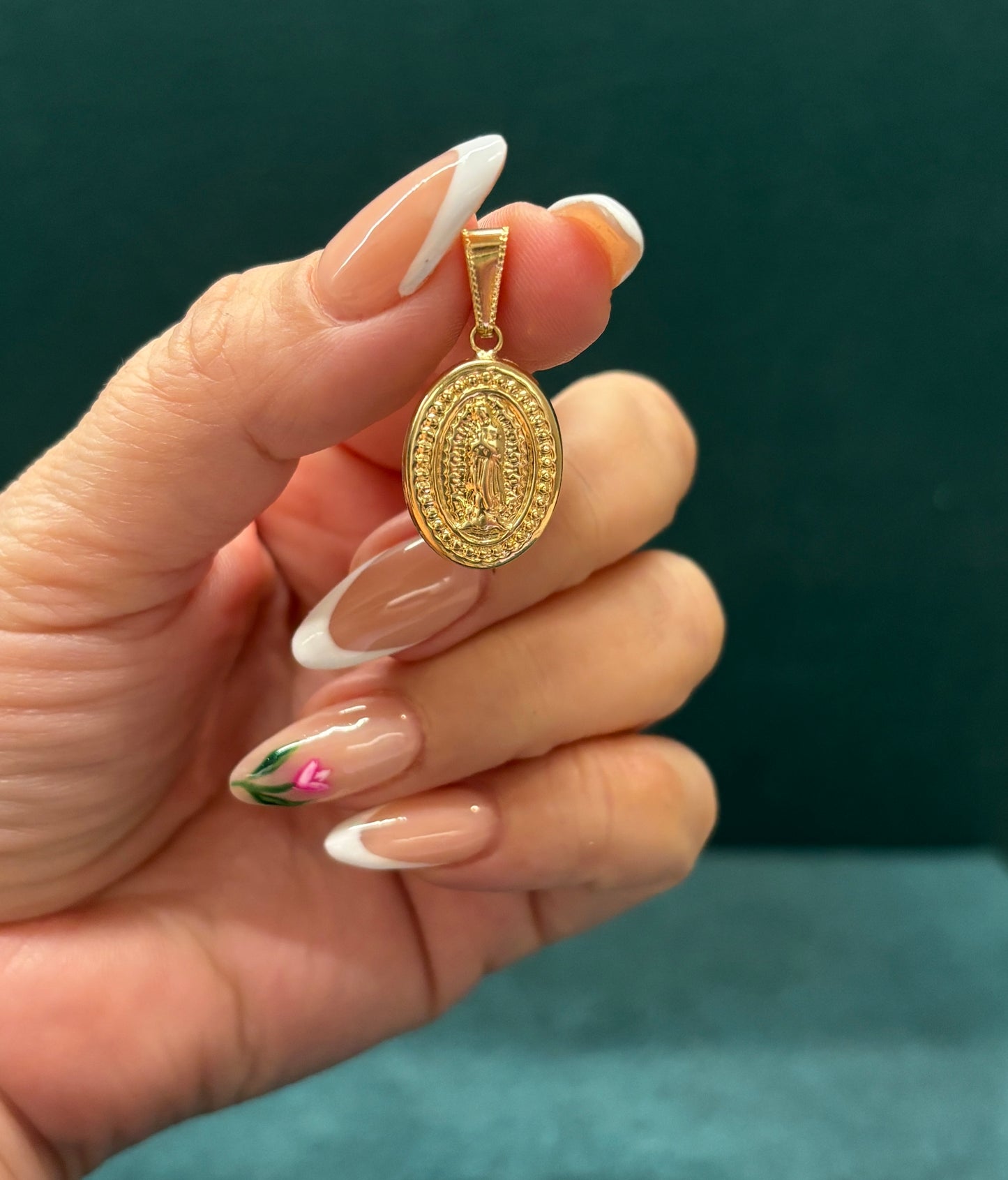 Dije virgen Guadalupe troquelado - Oro nacional - 1.5 gr