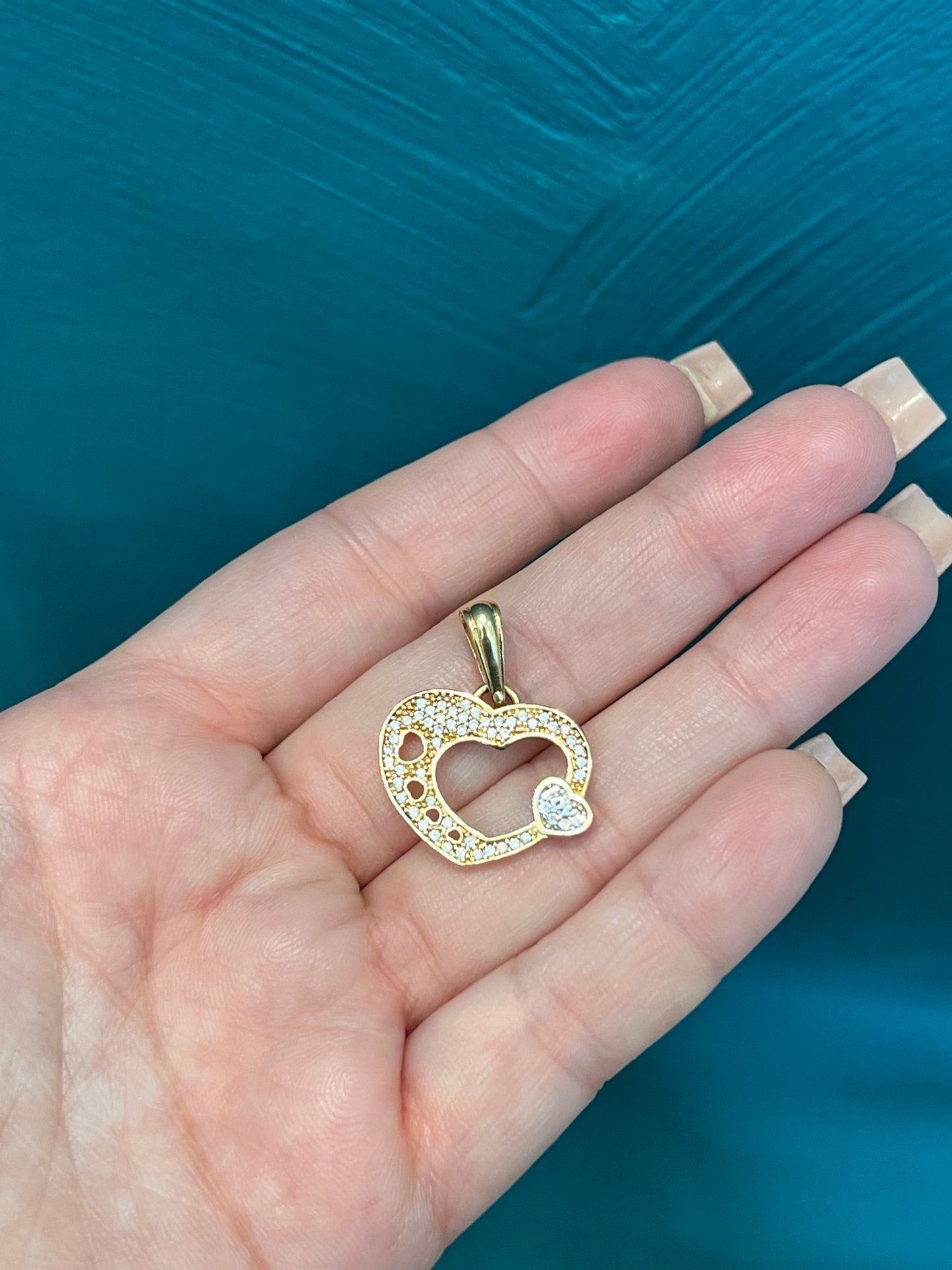Dije forma de corazón - Oro nacional / 3.0 gr