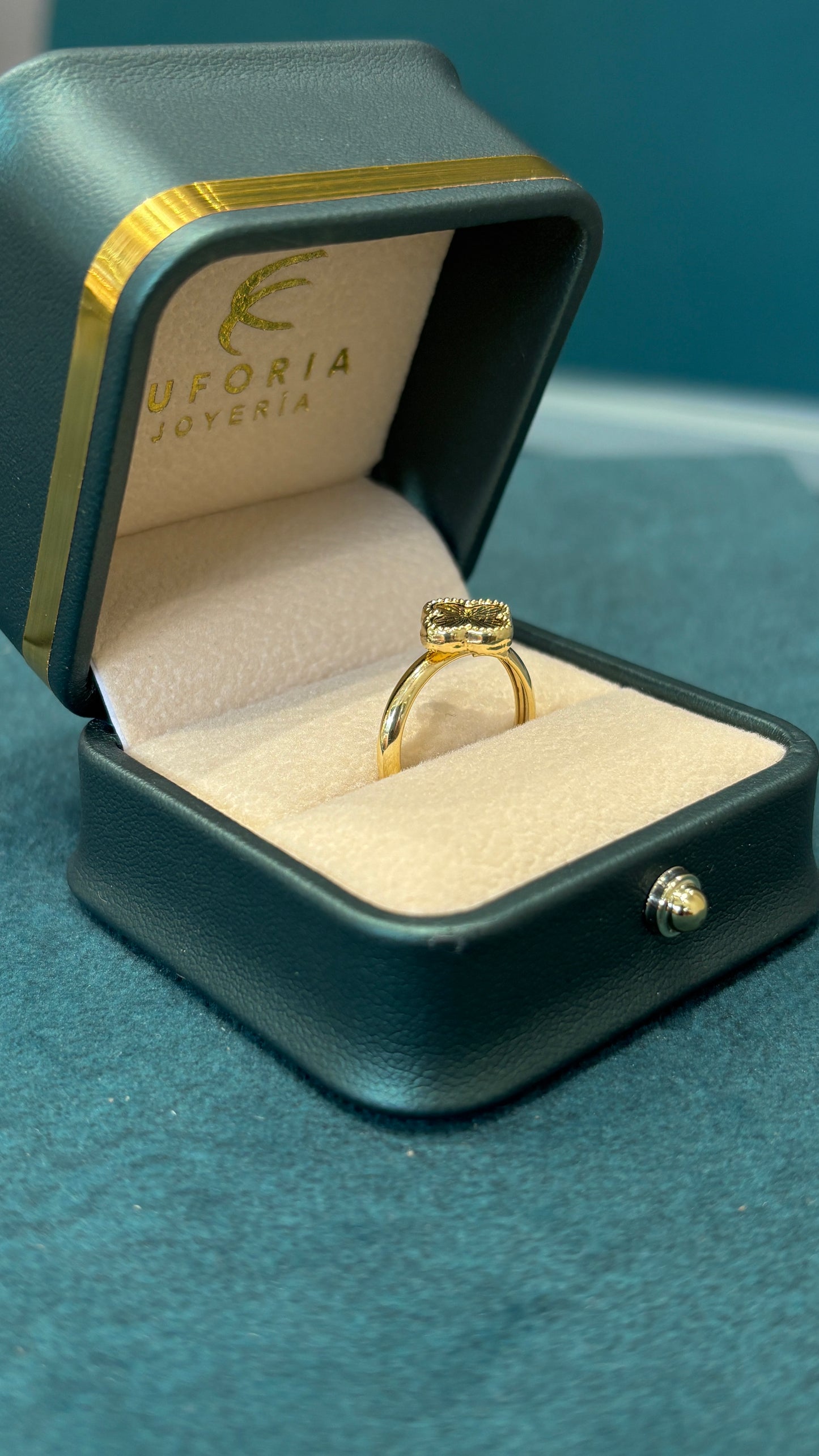 Anillo vc - Oro nacional / 1.1 gr talla 4 ¼