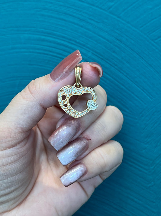 Dije forma de corazón - Oro nacional / 3.0 gr