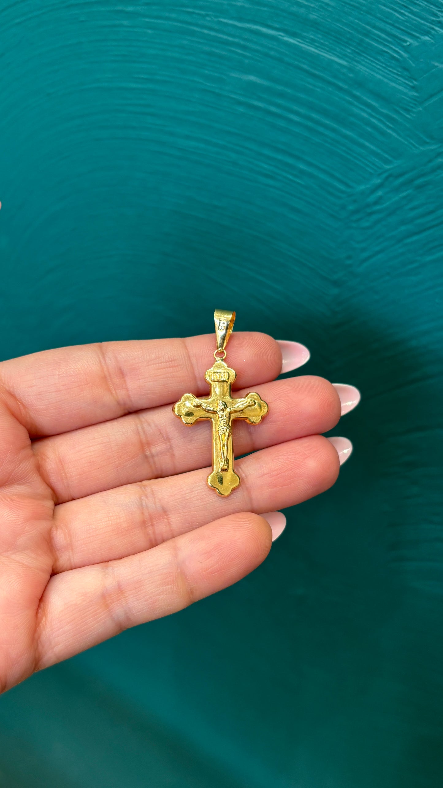 Dije Cristo - Oro nacional / 1.9 gr