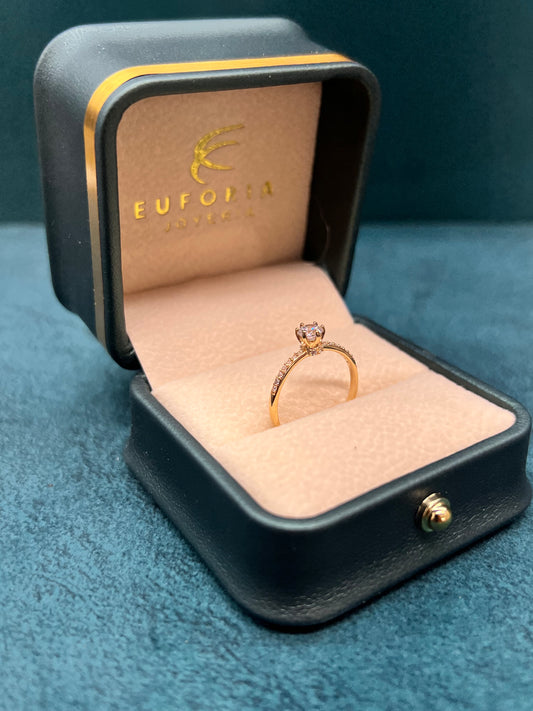Anillo solitario dama - Oro nacional / 1.3 Gr - 5 ¼