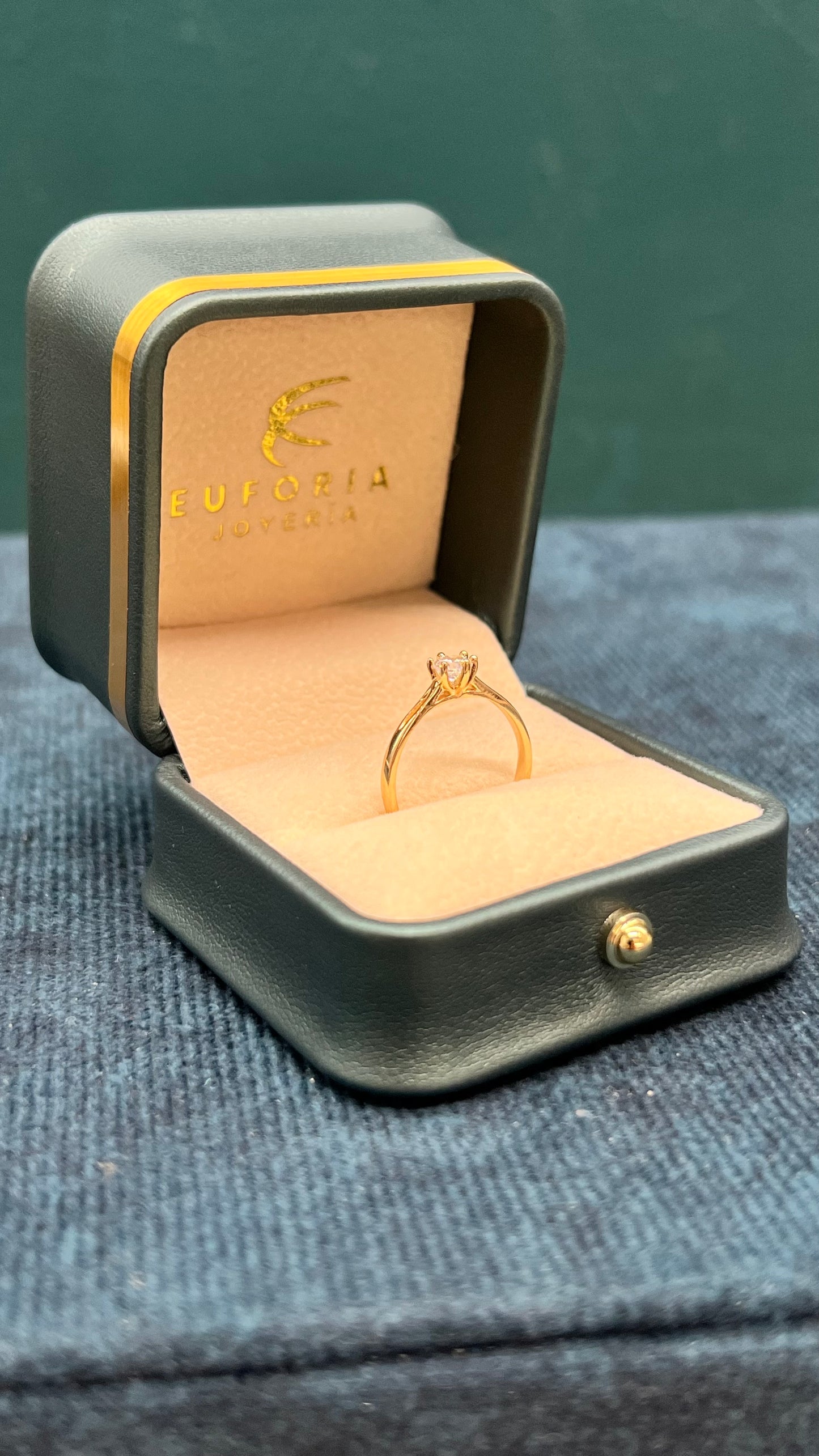Anillo solitario con circon
