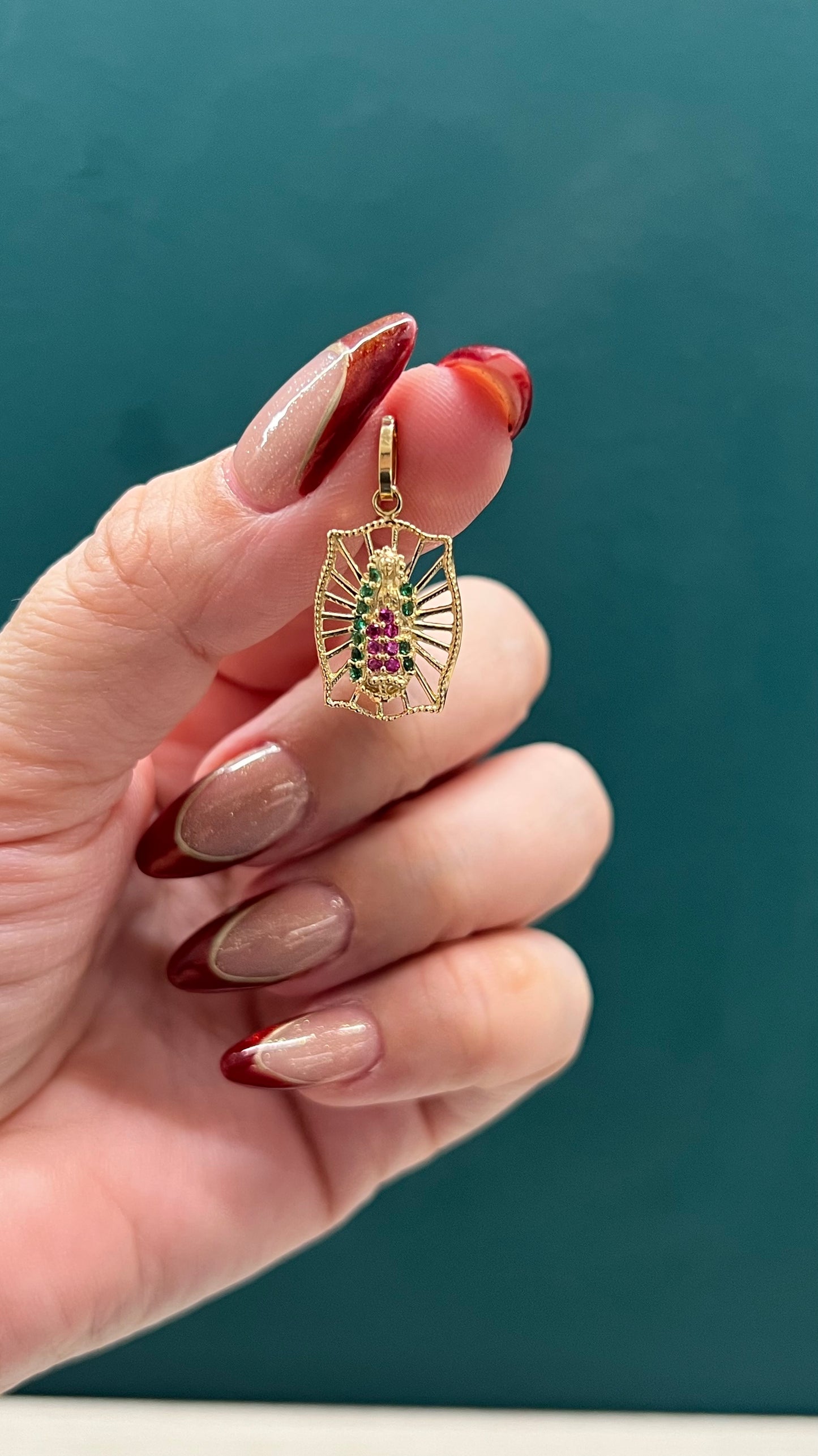Dije Virgen de Guadalupe -Oro nacional / 2.4 gr