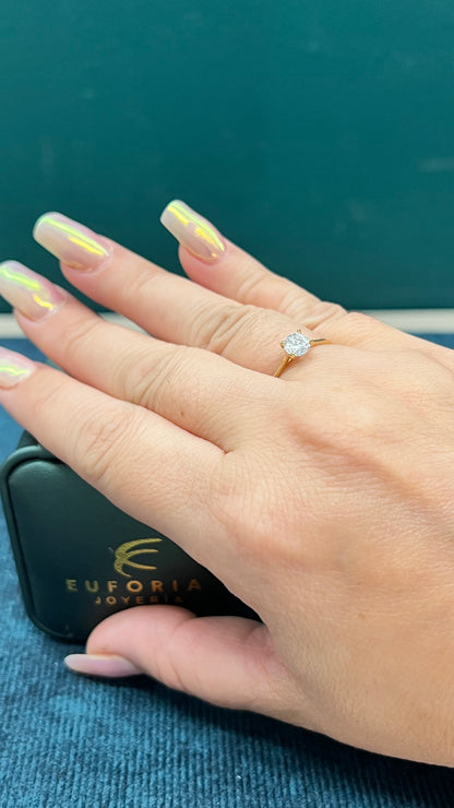 Anillo de dama solitario liso