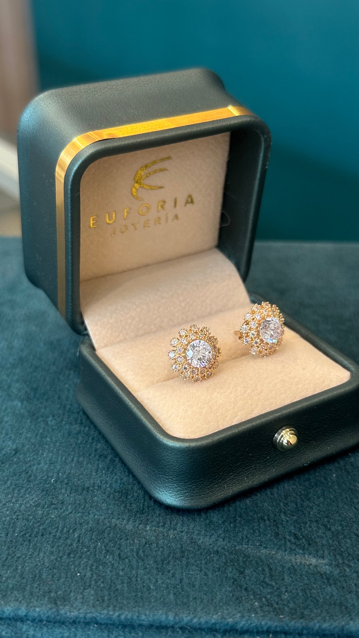 Topos Diana con circones / 4.4 Gr / oro nacional