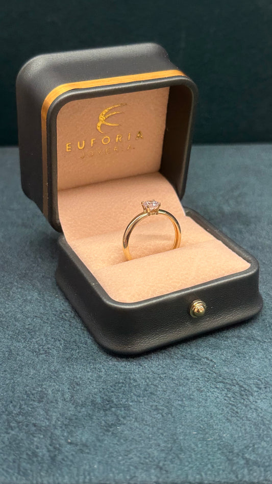 Anillo de dama - Oro nacional - talla 8 / 1.5 Gr