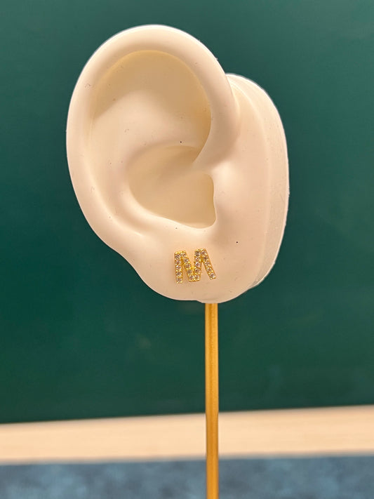 Topos letra M con circones / 1.3 gr