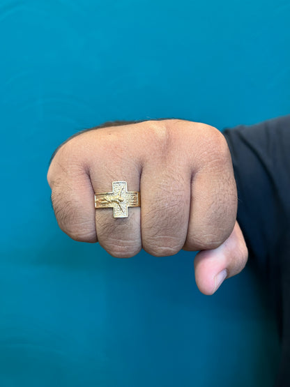 Anillo cristo de caballero - Oro nacional - todas las tallas disponibles / 5.1 Gr - talla 10½