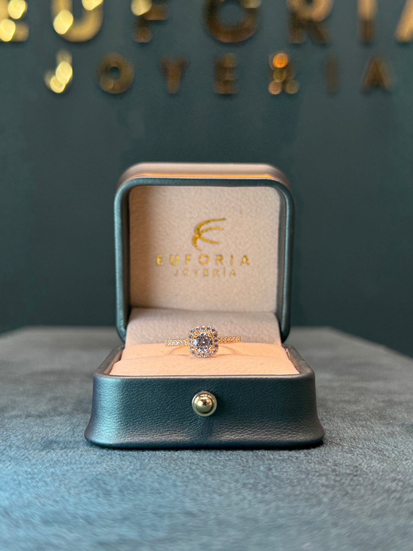 Anillo solitario circones / ORO NACIONAL