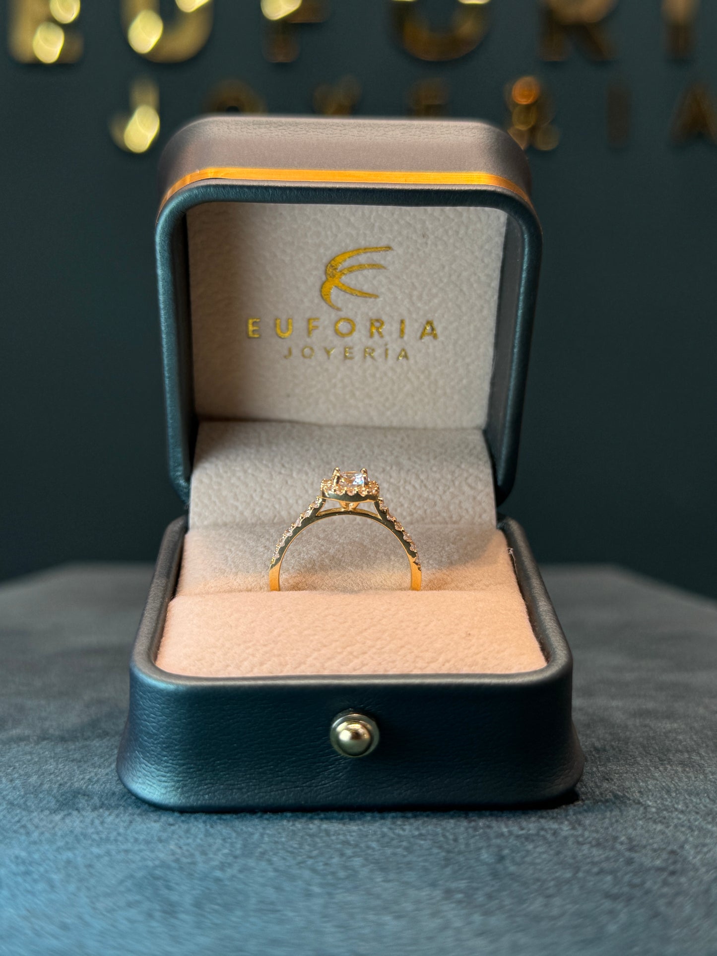 Anillo solitario circones / ORO NACIONAL