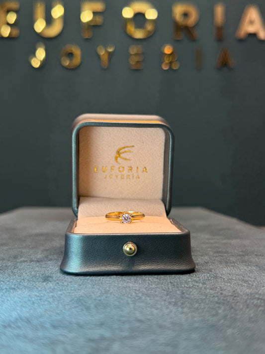 Anillo solitario circones / oro nacional